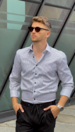 Črtasta moška srajca