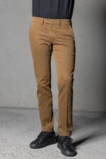 RJAVE CHINO HLAČE