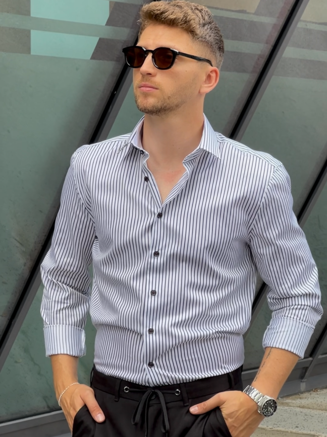 Črtasta moška srajca
